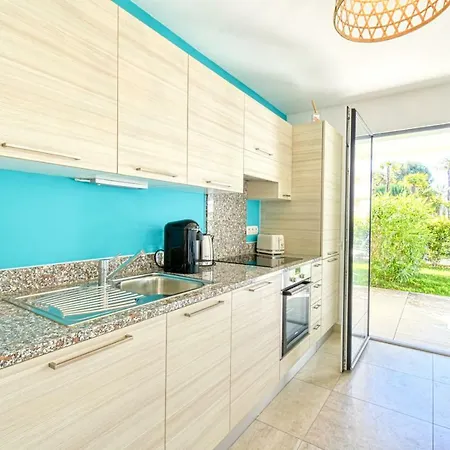 Nice With Private Garden, Pool & Parking Apartment *