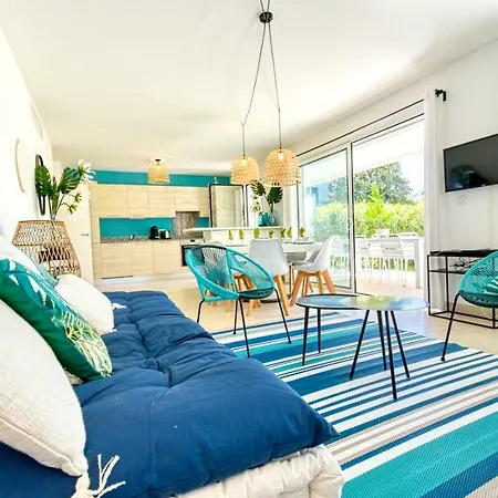 Nice With Private Garden, Pool & Parking Apartment Cannes