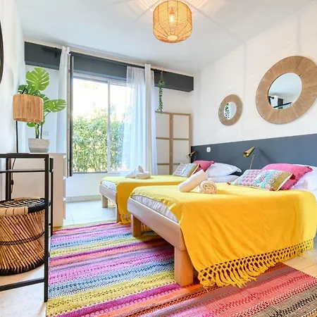 Nice With Private Garden, Pool & Parking